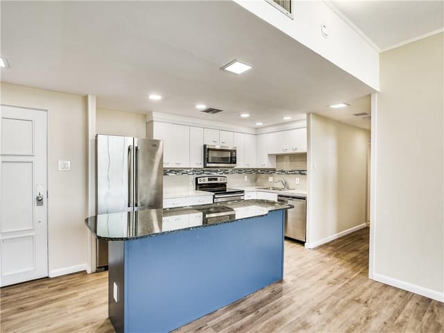 1801 Lavaca St Unit #11M
