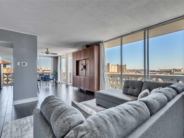 1801  Lavaca St  #5D