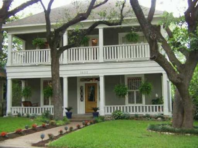 1802 Brackenridge