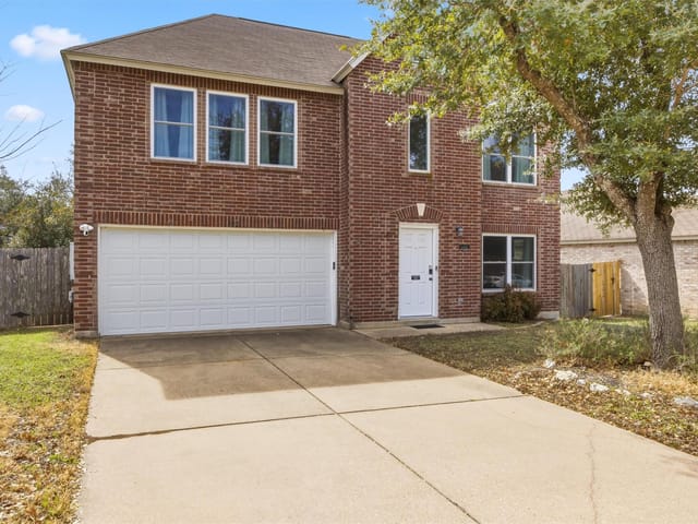 1802 Carriage Club Dr