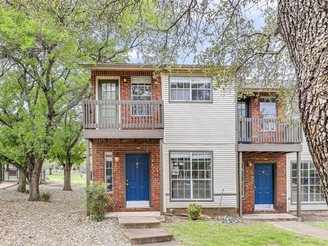 1802 River Crossing Cir Unit #A