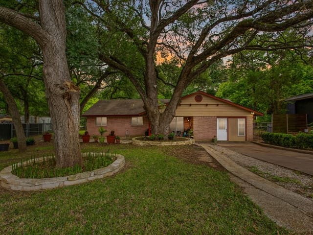 1802 Wildrose Dr