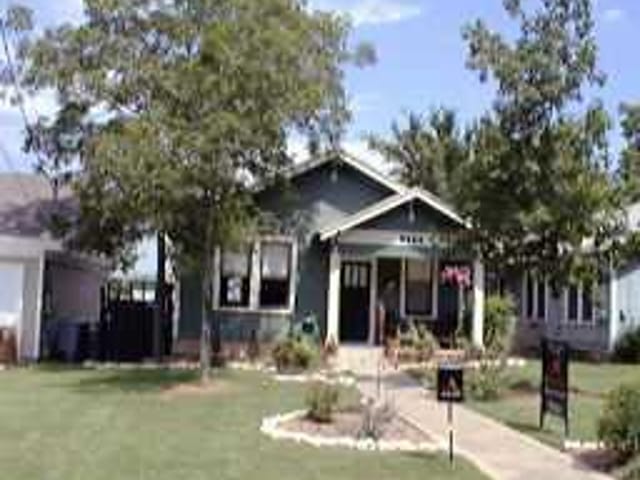 1803 DRAKE Ave