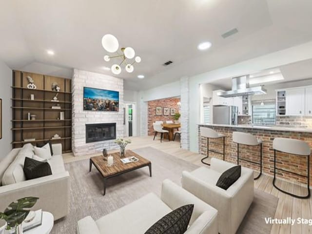 1803 Holly Hill Dr