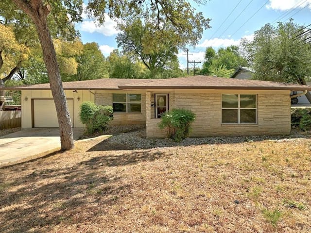 1803 Sylvan Dr
