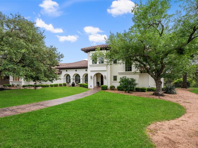 18033 Glenville CV