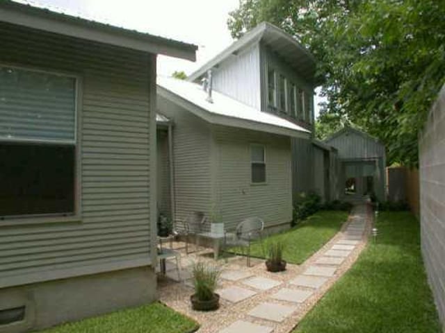 1804 Collier