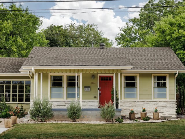 1804 E 38 1/2 St