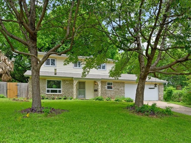 1804 Sylvan Dr