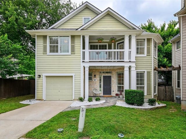 1804 Village Oak Ct