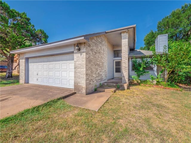 1805 Twisted Oak DR