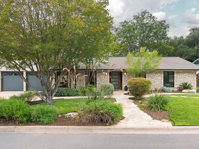 1806 Barton PKWY