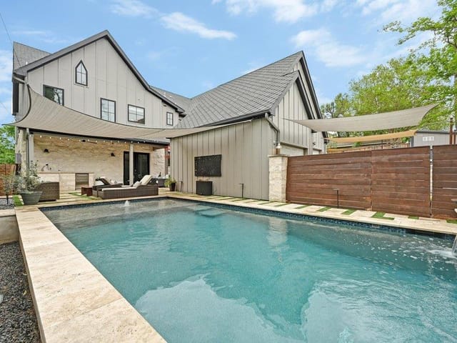 1806 Kenwood Ave Unit #2