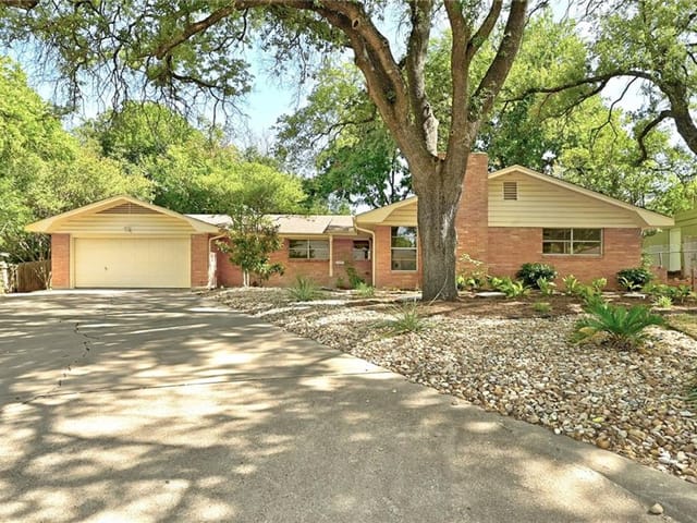 1806 KINGWOOD Cv