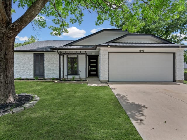 1806 Krizan Ave