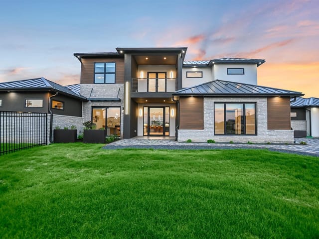 1806 Lauren Dr