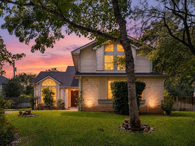 1807 Blackjack DR