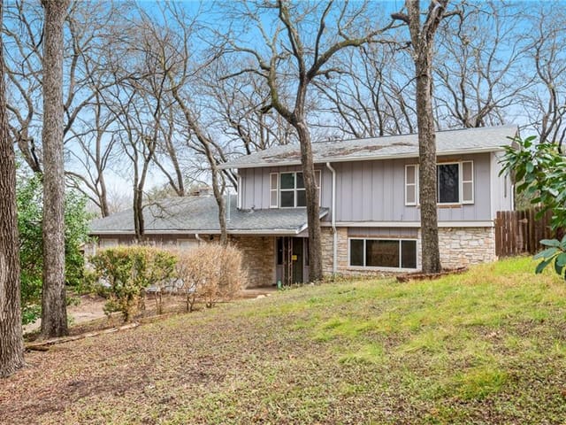 1807 Cedar Ridge Dr