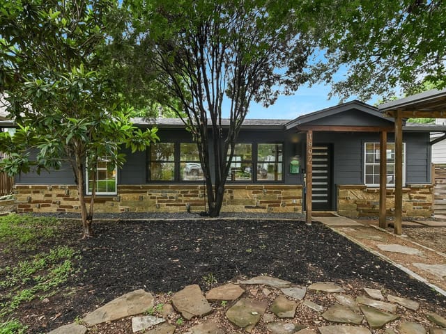 1807 Pasadena DR