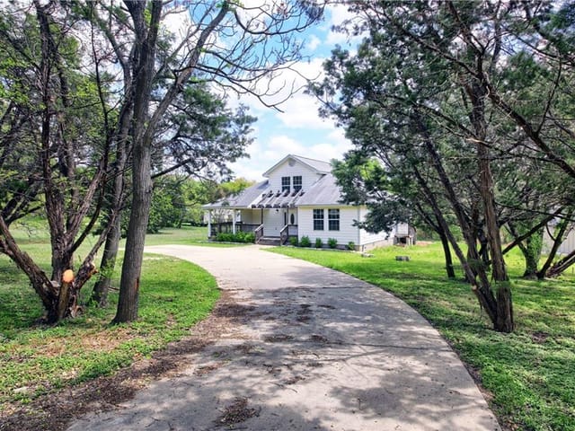 1807 Red Fox Rd