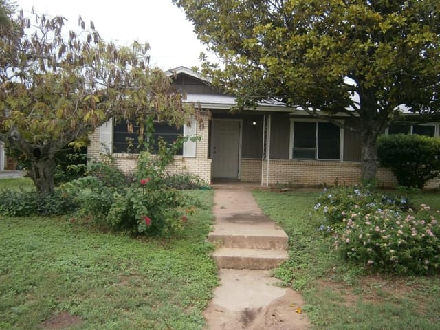 1808 Celeste Cir