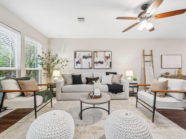 1808 Enchanted Rock Dr