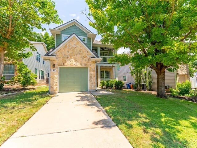 1808 Village Oak CT