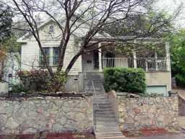 1809 ALAMEDA DR