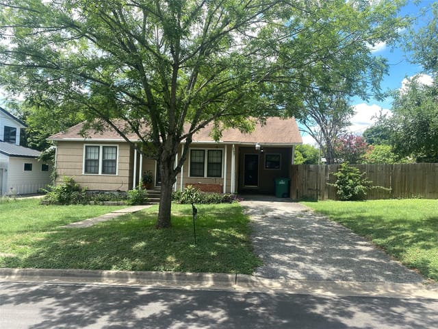 1809 Alegria Rd