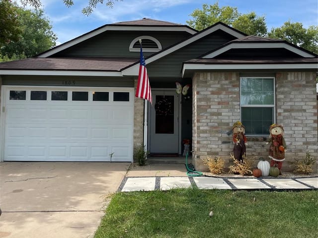 1809 Golden Pheasant Dr
