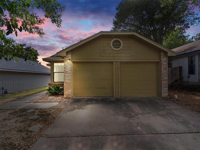 1809 Heatherglen Ln