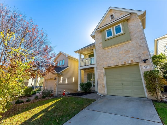 1809 Village Oak CT