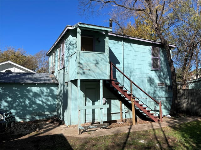 1809 W 38th W ST