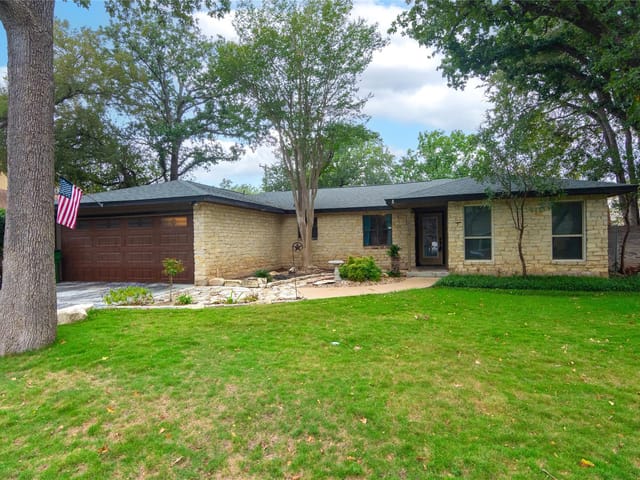 1810 Hermitage DR