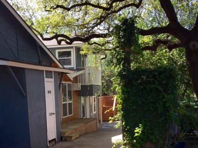 1810 Newton ST Unit #C