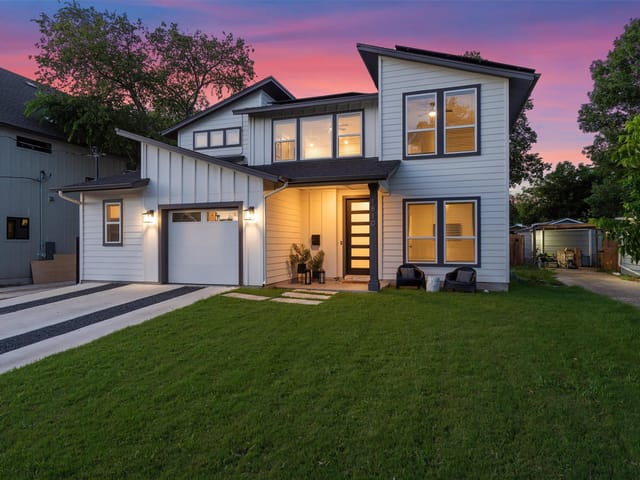 1810 Piedmont Ave - front exterior - Luxury home in Crestview Add Sec 03, Austin, TX
