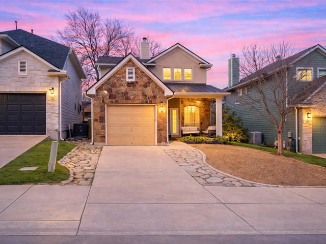 1810 Village Oak CT