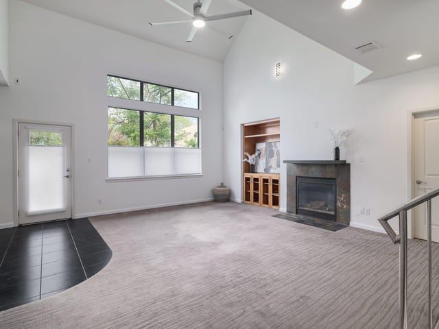 1811 Bluebonnet LN
