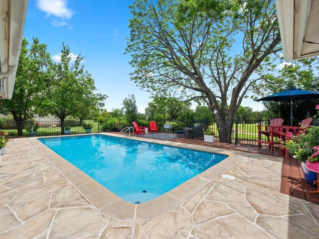 View 1811 Cando CT in Lakeway Sec 22 1811 Cando CT - front exterior - Luxury home in Lakeway Sec 22, Lakeway, TX
