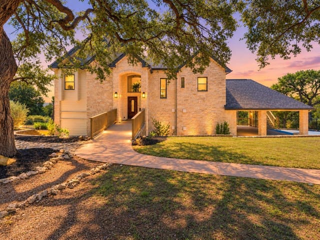 18113 Travis DR
