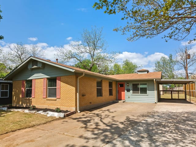 1812 Forestglade Dr