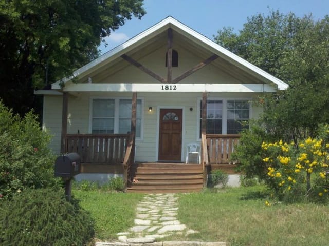 1812 Walnut