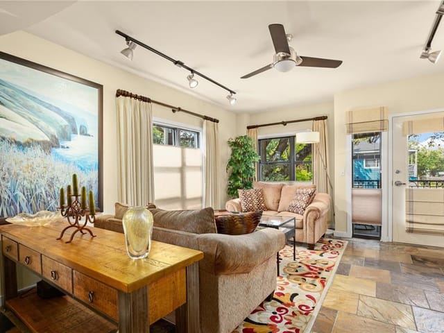1812 West Ave Unit #304