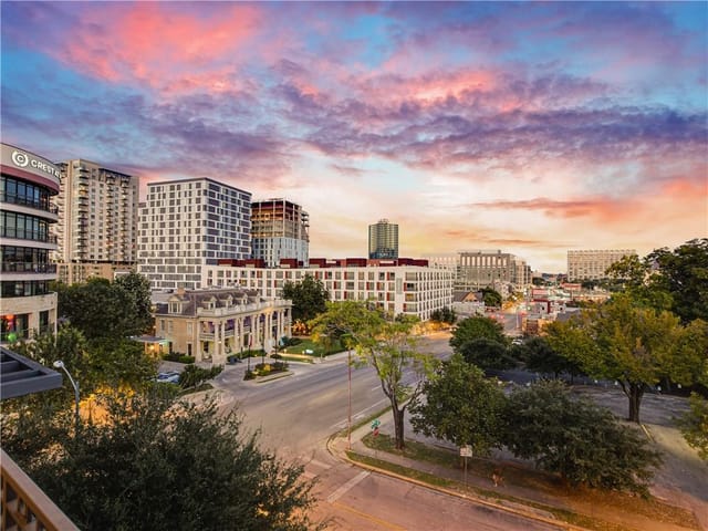 1812 West Ave Unit #400