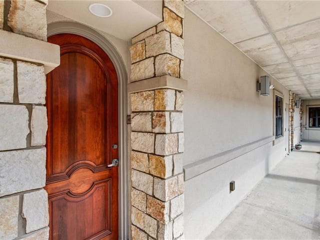 1812 West Ave Unit #405