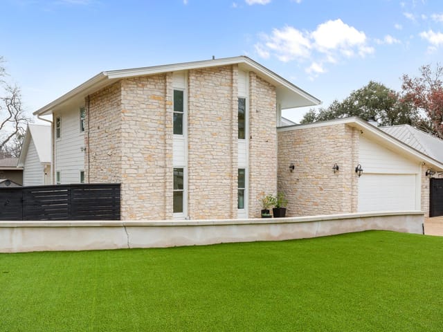 1813 Crooked Ln