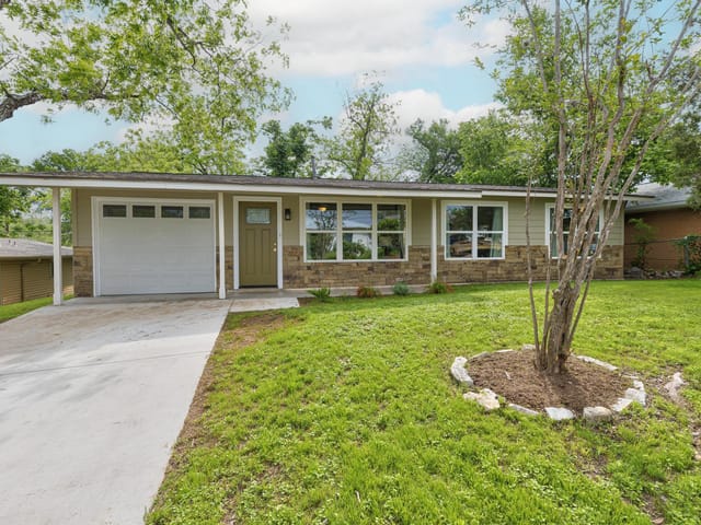 1813 Loreto DR