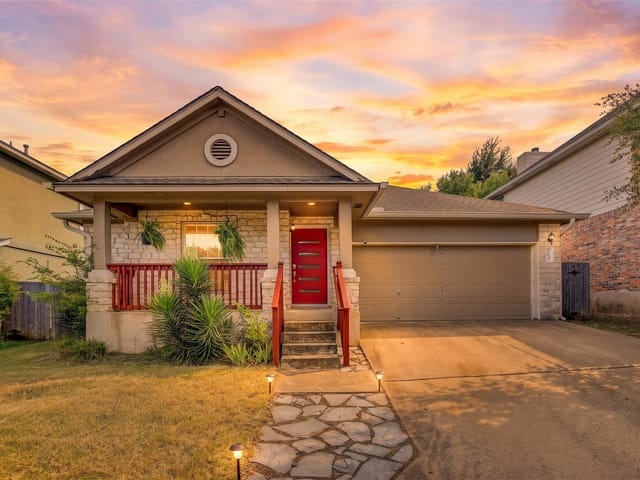 1813 Rosenborough LN