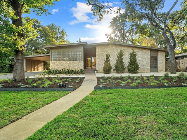 1813 Vance Cir