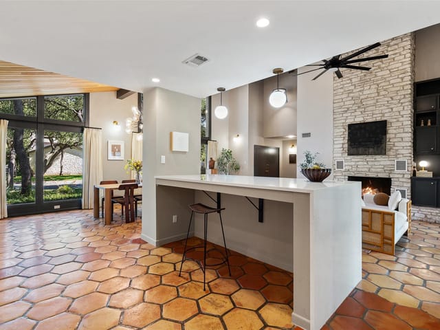 1815 Brookhaven Dr